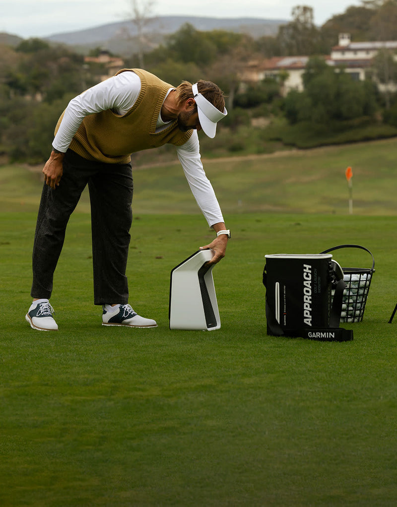 Monitor y simulador de lanzamiento de golf Garmin Approach R50