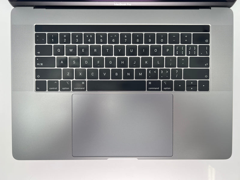 MacBook Pro (2019) 15 pulgadas - Core i9 de 2,3 GHz - 560X - 16 GB de RAM - SSD de 512 GB - Teclado chino