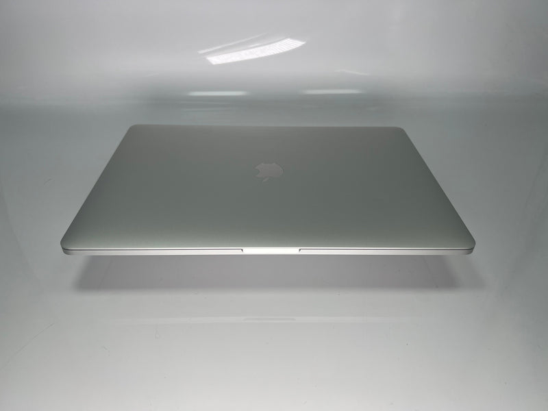 MacBook Pro (2019) 15 pulgadas 2,3 GHz Core i9 560X 16 GB RAM 512 GB SSD - Plata