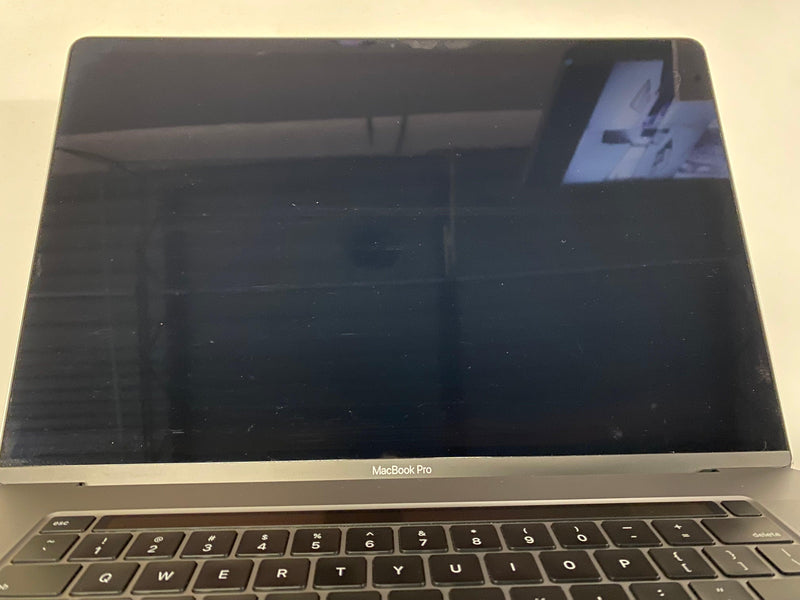 MacBook Pro (2019) 16 pulgadas - 2,4 GHz Core i9 - 5500M - 64 GB - SSD de 4 TB - Gris espacial 