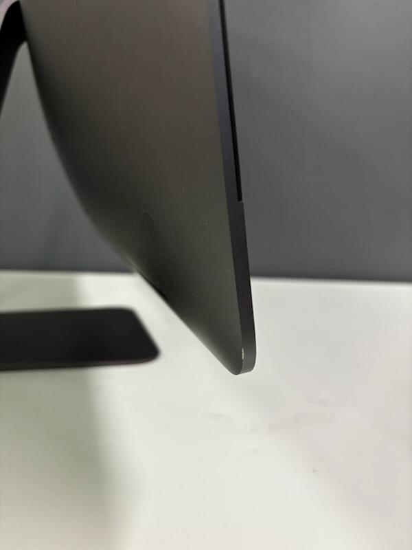 2017 Apple iMac Pro 27-inch 3.0GHz 10-Core Intel Xeon W - 128GB RAM - 2TB SSD - Radeon Pro Vega 56