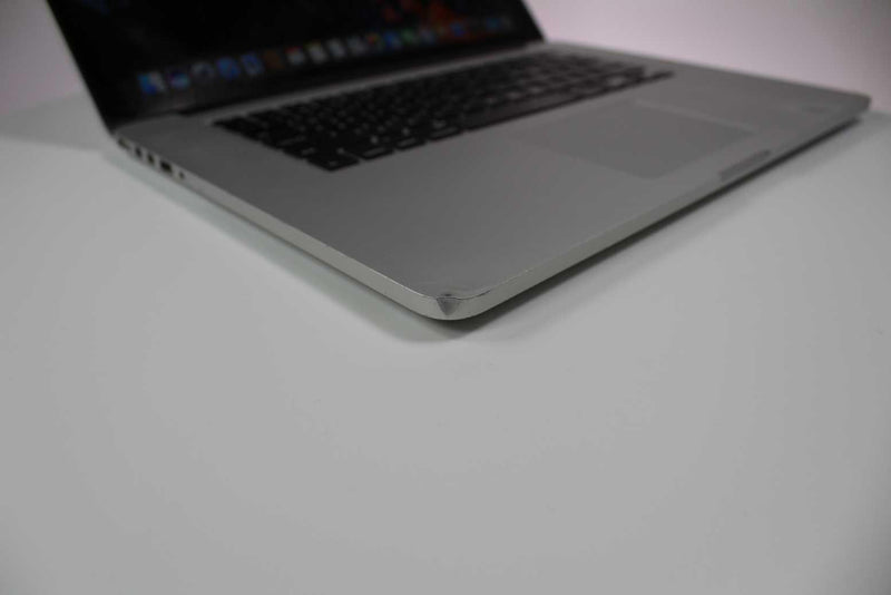 Apple MacBook Pro 15 pulgadas 2013 2.6 GHz Core i7 16 GB RAM GPU dual (especial por desgaste) 