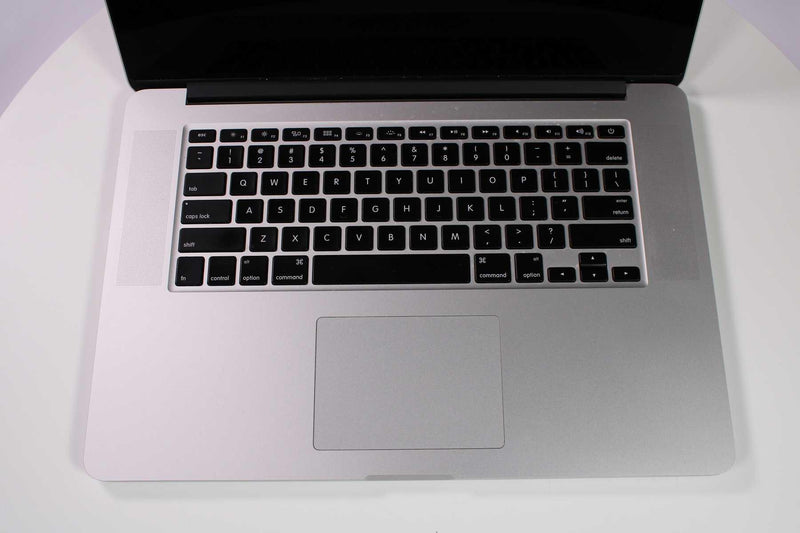 Apple MacBook Pro 15 pulgadas 2013 2,7 GHz Core i7 16 GB RAM GPU dual (especial por desgaste) 