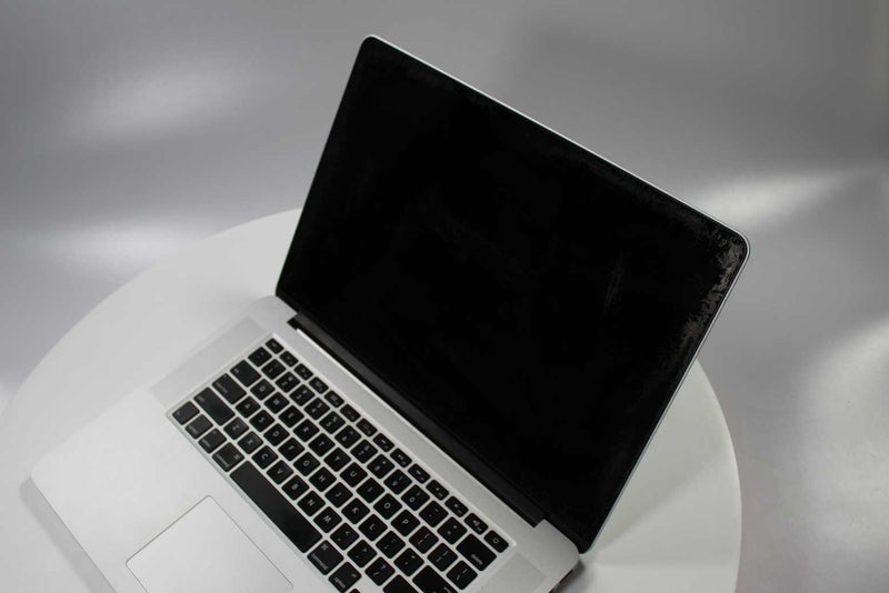 Apple MacBook Pro 15 pulgadas 2014 2.2 GHz Core i7 15" 16 GB RAM Gráficos integrados (especial por desgaste) 