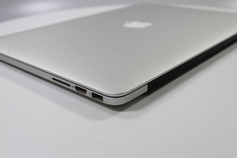 Apple MacBook Pro 15 pulgadas 2014 2.5 GHz Core i7 15" 16 GB RAM Tarjeta gráfica dual (especial por desgaste)