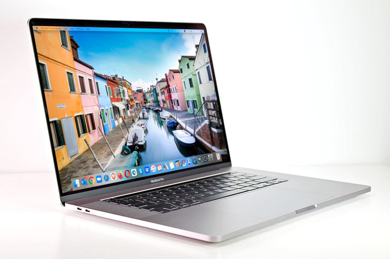 MacBook Pro de Apple 2018 de 15 pulgadas con procesador Core i9 de 2,9 GHz a 4,8 GHz, 32 GB de RAM, SSD de 1 TB (plateado) 