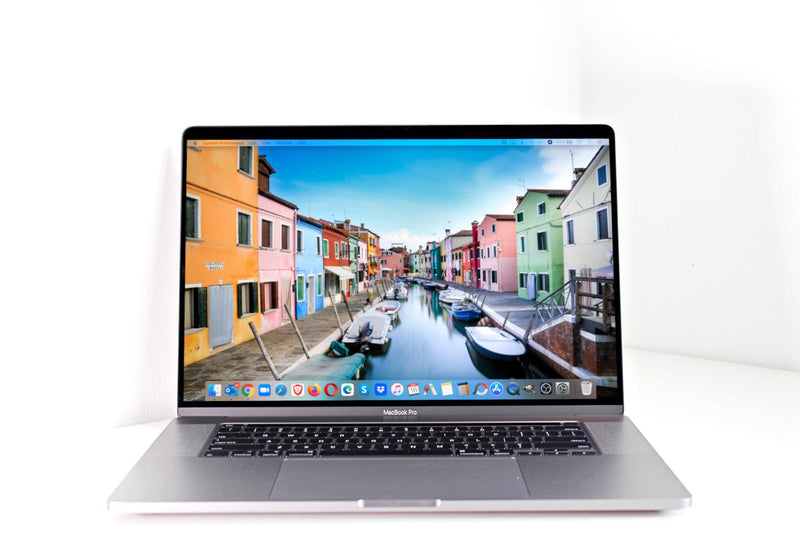 MacBook Pro de Apple 2018 de 15 pulgadas con procesador Core i9 de 2,9 GHz a 4,8 GHz, 32 GB de RAM, SSD de 1 TB (plateado) 