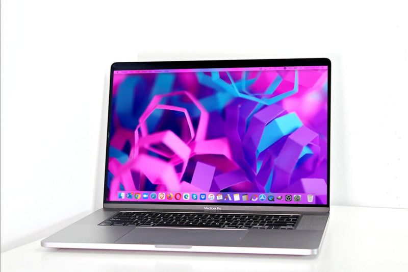 MacBook Pro (2019) 16 pulgadas - 2,4 GHz i9 - 5500M - Hasta 64 GB RAM 8 TB SSD Plata (Configurable)