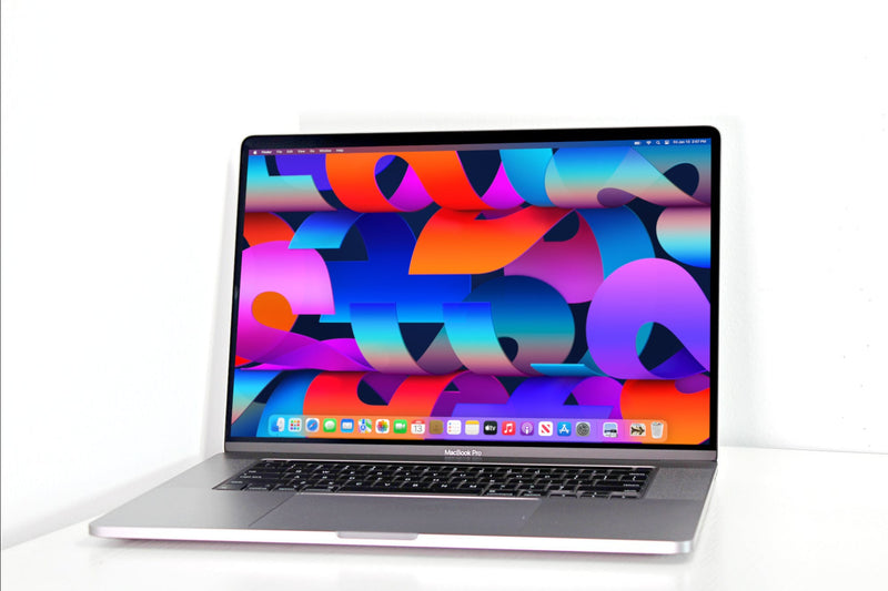 MacBook Pro de 16 pulgadas de Apple 2019: i9 de 2,4 GHz, 32 GB de RAM, SSD de 8 TB | Radeon Pro 5500M de 8 GB