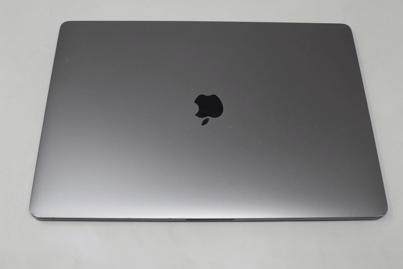 MacBook Pro (2019) 16 pulgadas - 2,4 GHz Core i9 - 5500M - 16 GB RAM - 1 TB SSD - Buen estado