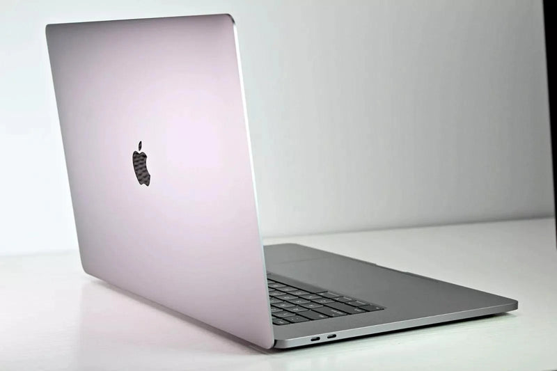 MacBook Pro de Apple 2019 de 16 pulgadas, i7 a 2,6 GHz, 16 GB de RAM, SSD de 512 GB, teclado japonés AMD 5300M 